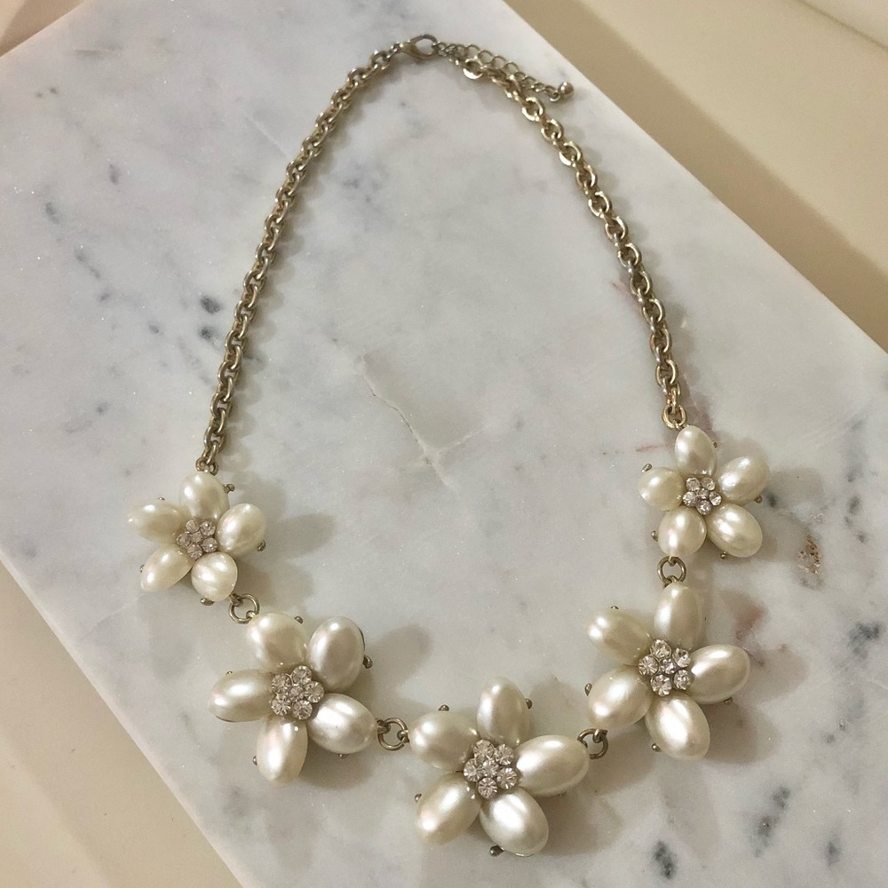 Forever 21 Faux Pearl Floral Necklace